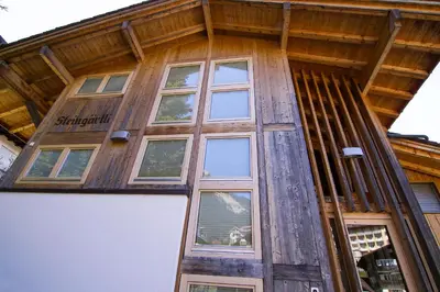 Das Gebäude in dem sich die Ferienwohnung befindet
