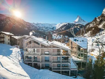 Ein allgemeiner Bergblick oder ein Berglick von des Hotels aus