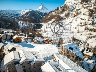 Ein allgemeiner Bergblick oder ein Berglick von des Hotels aus