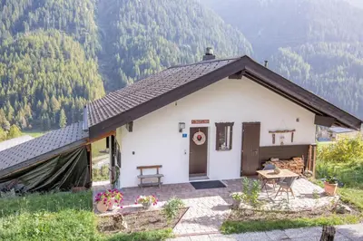 Ein allgemeiner Bergblick oder ein Berglick von des Chalets aus