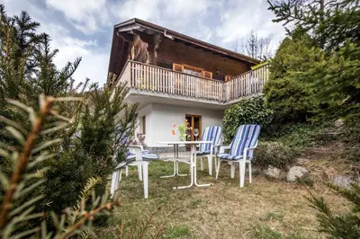 Ein Garten an der Unterkunft Chalet Annabelle