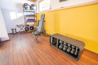 Das Fitnesscenter und/oder die Fitnesseinrichtungen in der Unterkunft Royal B26