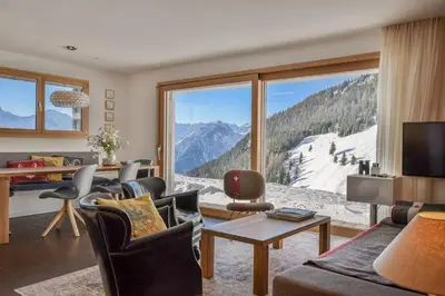 Ein allgemeiner Bergblick oder ein Berglick von der Ferienwohnung aus