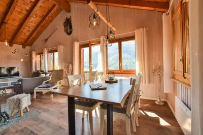 Ein Sitzbereich in der Unterkunft Chalet Bülbül