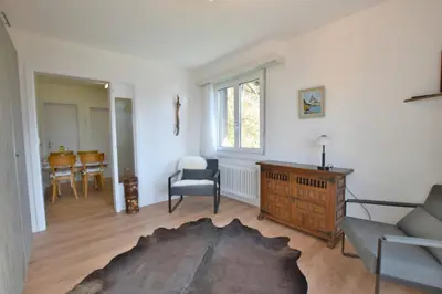 Ein Sitzbereich in der Unterkunft Waldesrand Matterhorn