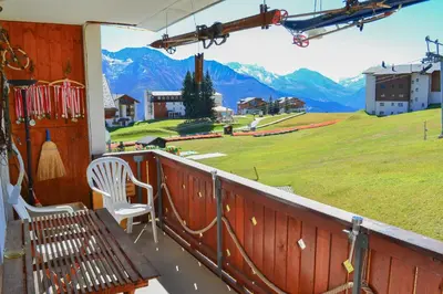 Ein allgemeiner Bergblick oder ein Berglick von der Ferienwohnung aus