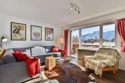 Ein allgemeiner Bergblick oder ein Berglick von der Ferienwohnung aus