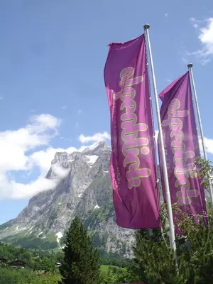 Ein allgemeiner Bergblick oder ein Berglick von des Gasthauses aus