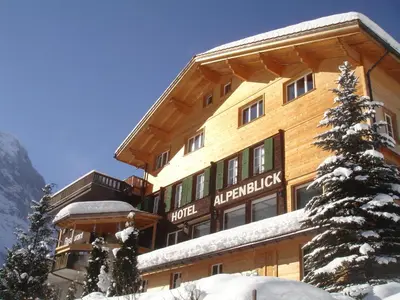 Ein allgemeiner Bergblick oder ein Berglick von des Gasthauses aus