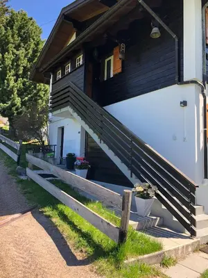 Das Gebäude in dem sich die Ferienwohnung befindet