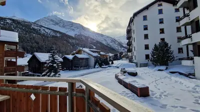 Ein allgemeiner Bergblick oder ein Berglick von der Ferienwohnung aus