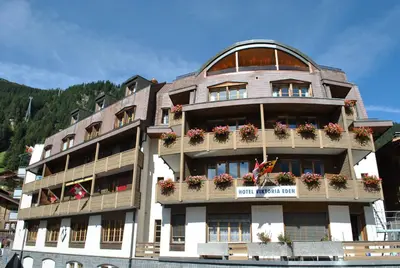 Ein allgemeiner Bergblick oder ein Berglick von des Hotels aus