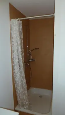Ein Badezimmer in der Unterkunft Holzji