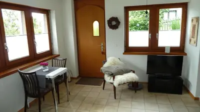 Ein Sitzbereich in der Unterkunft Holzji