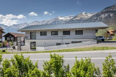 Ein allgemeiner Bergblick oder ein Berglick von der Pension aus