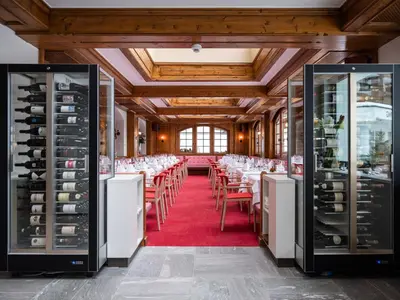 Ein Restaurant oder anderes Speiselokal in der Unterkunft National Zermatt - Matterhorn Views, Sunnegga Gateway & SPA