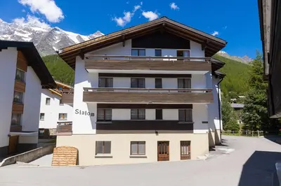 Ein allgemeiner Bergblick oder ein Berglick von der Ferienwohnung aus