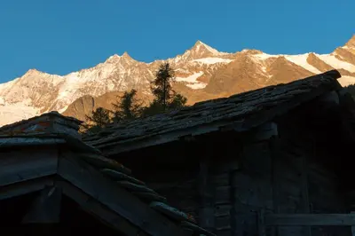 Ein allgemeiner Bergblick oder ein Berglick von der Ferienwohnung aus