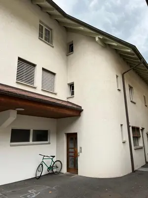 Das Gebäude in dem sich die Ferienwohnung befindet