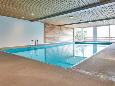 Der Swimmingpool an oder in der Nähe von Studio Hameau A04 by Interhome