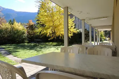 Ein allgemeiner Bergblick oder ein Berglick von des Bed & Breakfasts aus