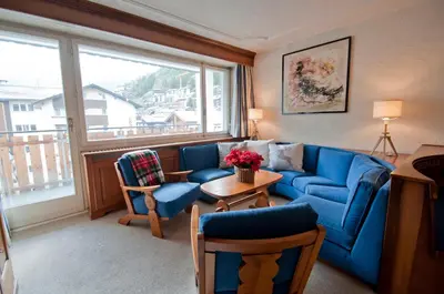 Ein Sitzbereich in der Unterkunft Haus Viktoria A, Apartment Blauherd