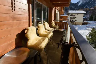 Ein allgemeiner Bergblick oder ein Berglick von der Ferienwohnung aus