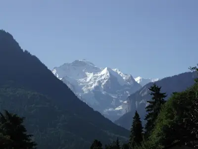 Ein allgemeiner Bergblick oder ein Berglick von des Bed & Breakfasts aus