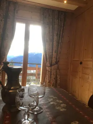 Ein Sitzbereich in der Unterkunft Mountain view cosy, comfortable 1 bed-room Luxury Appartment Crans-Montana