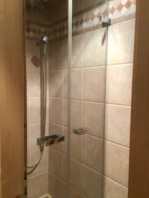 Ein Badezimmer in der Unterkunft Mountain view cosy, comfortable 1 bed-room Luxury Appartment Crans-Montana