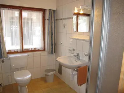 Ein Badezimmer in der Unterkunft Appartementhaus Venetz SAAS105