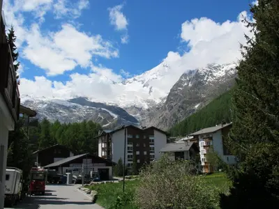 Ein allgemeiner Bergblick oder ein Berglick von der Ferienwohnung aus