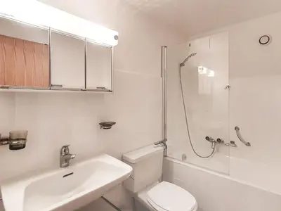 Ein Badezimmer in der Unterkunft Studio Panorama 66 by Interhome