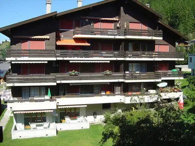 Das Gebäude in dem sich die Ferienwohnung befindet