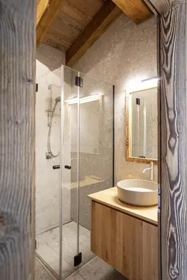 Ein Badezimmer in der Unterkunft Polaris 1 006 - LUXE & SKI LIFT apartment 6 pers