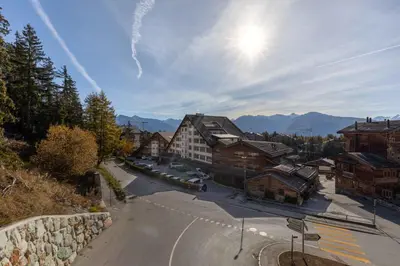 Ein allgemeiner Bergblick oder ein Berglick von der Ferienwohnung aus