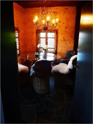 Ein Bett oder Betten in einem Zimmer der Unterkunft Chalet with panoramic views of the mountains of the Oberland and Lake Thun