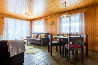 Ein Sitzbereich in der Unterkunft Chalet Sunnegga
