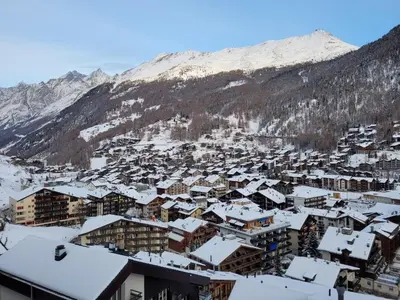 Ein allgemeiner Bergblick oder ein Berglick von der Ferienwohnung aus