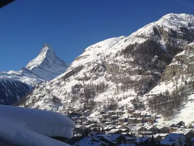 Ein allgemeiner Bergblick oder ein Berglick von der Ferienwohnung aus