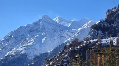 Ein allgemeiner Bergblick oder ein Berglick von der Ferienwohnung aus