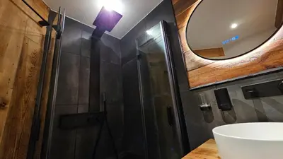 Ein Badezimmer in der Unterkunft Mattertal Lodge