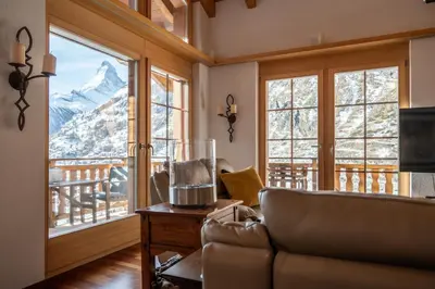 Ein allgemeiner Bergblick oder ein Berglick von der Ferienwohnung aus