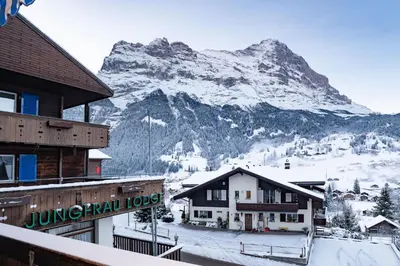 Ein allgemeiner Bergblick oder ein Berglick von der Ferienwohnung aus