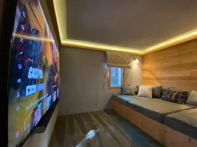 TV/Unterhaltungsangebot in der Unterkunft Chalet 7 Luxury Chalet with Cinema room