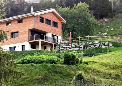 Das Gebäude in dem sich die Ferienwohnung befindet