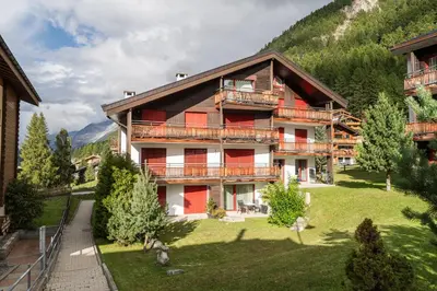 Ein allgemeiner Bergblick oder ein Berglick von der Ferienwohnung aus