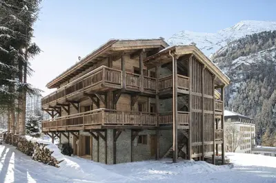 Ein allgemeiner Bergblick oder ein Berglick von der Ferienwohnung aus