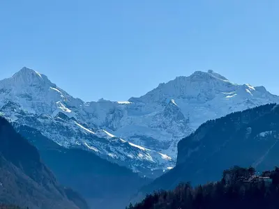 Ein allgemeiner Bergblick oder ein Berglick von der Ferienwohnung aus