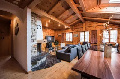 Ein Sitzbereich in der Unterkunft Chalet Bergwelt - Panoramic view